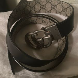 Gucci 100% Leather Metal Silver Double G Buckle Reversible Belt US 42 IT 105
